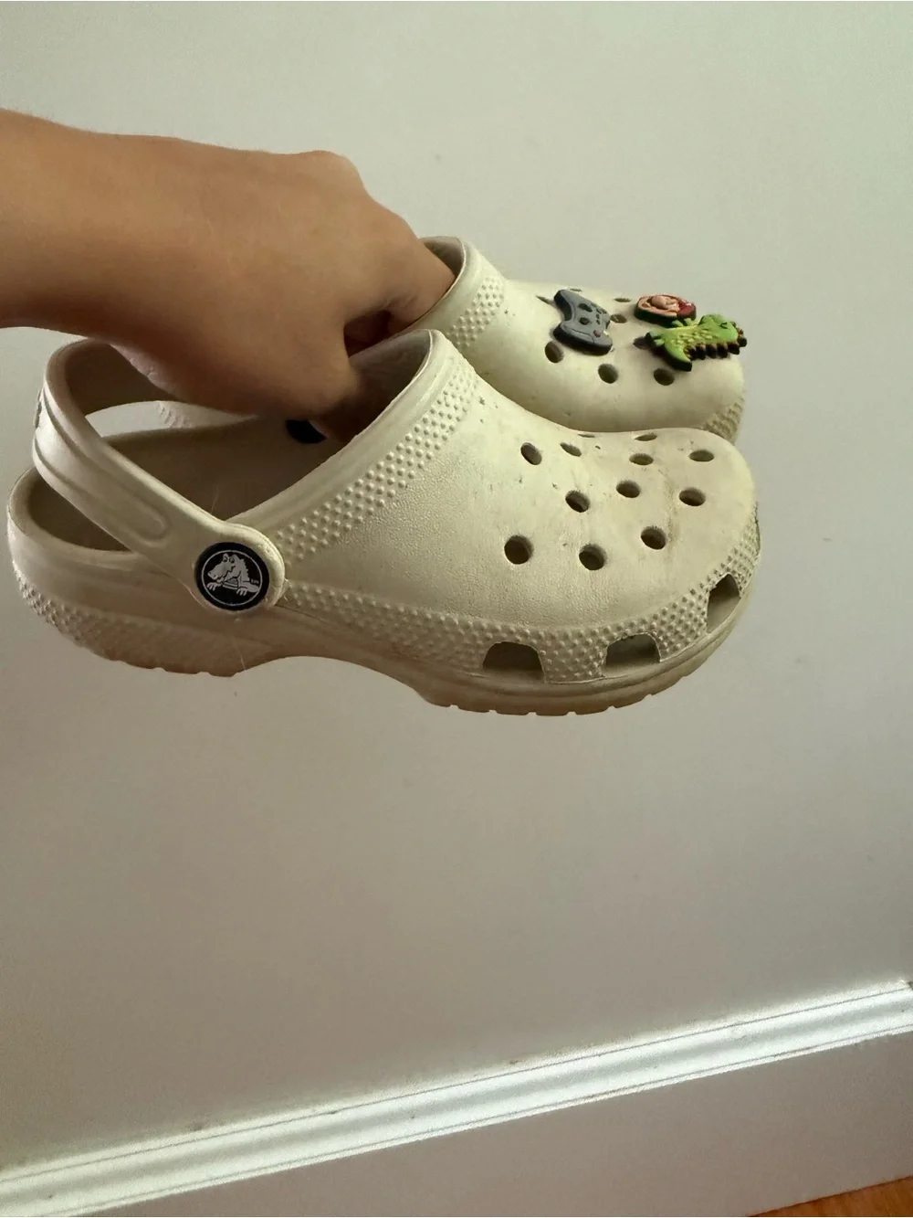 Crocs Kids Classic Clogs 12C Tan Shoes w/ Dino Mario Game Controller Jibbitz